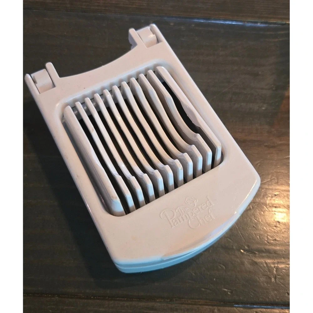 Pampered Chef Egg Slicer Plus 1182 White Stainless Steel Wire Mushroom‎ Slicer